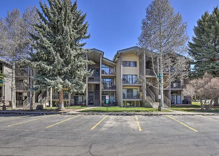 Upscale Avon Condo W/ Balcony & Mountain View!