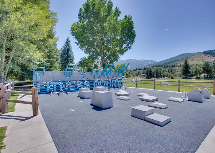 Walk To Beaver Creek Shuttle! Avon Condo W/ Deck