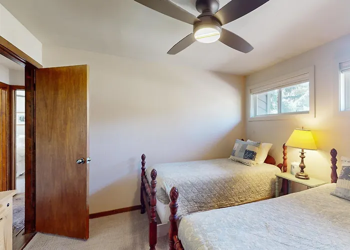 Remodeled Mountain-View Escape