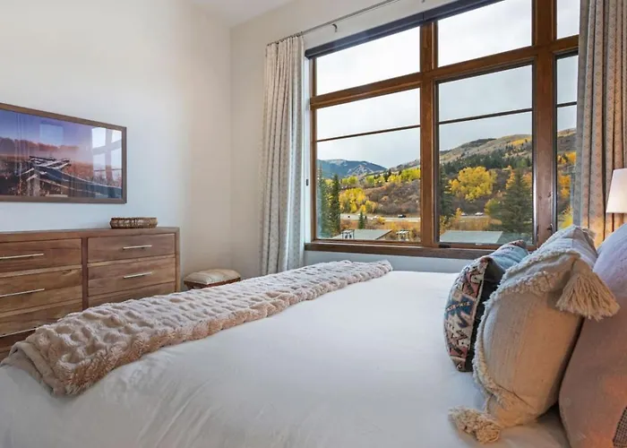Luxe Riverfront Mountain Retreat Walk To Gondola