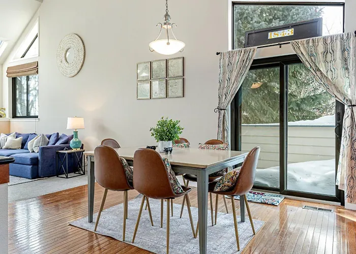 Warm Mountain Home - 2 Minute Walk To Ski Shuttle